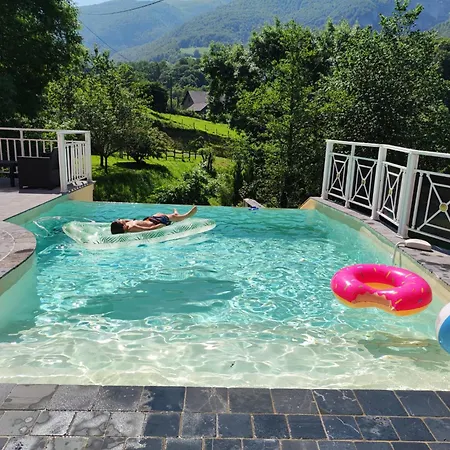 Дом отдыха Gite Ainerak - Spa Privatif Face Aux Montagnes- Services Tout Inclus - Pays Basque Sainte Engrace