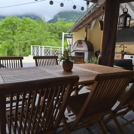 Дом отдыха Gite Ainerak - Spa Privatif Face Aux Montagnes- Services Tout Inclus - Pays Basque *